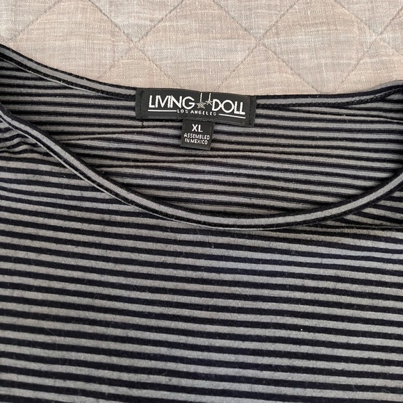 Black and grey striped long sleeve - Picture 3 of 6